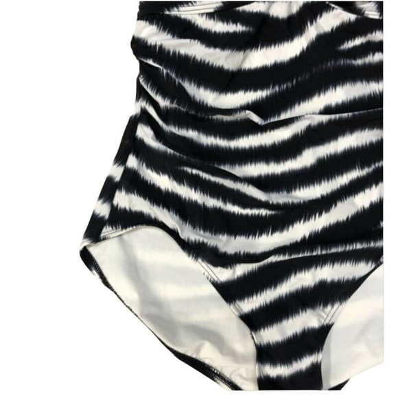 Contours Coco Reef Striped Black & White One Piece Swimsuit Twist 8 32D New - Picture 5 of 5